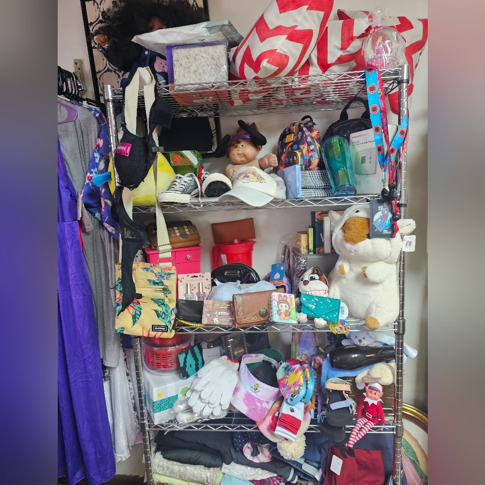 Disney, free people shoes wallet and more random pulls no returns no Cancelatio